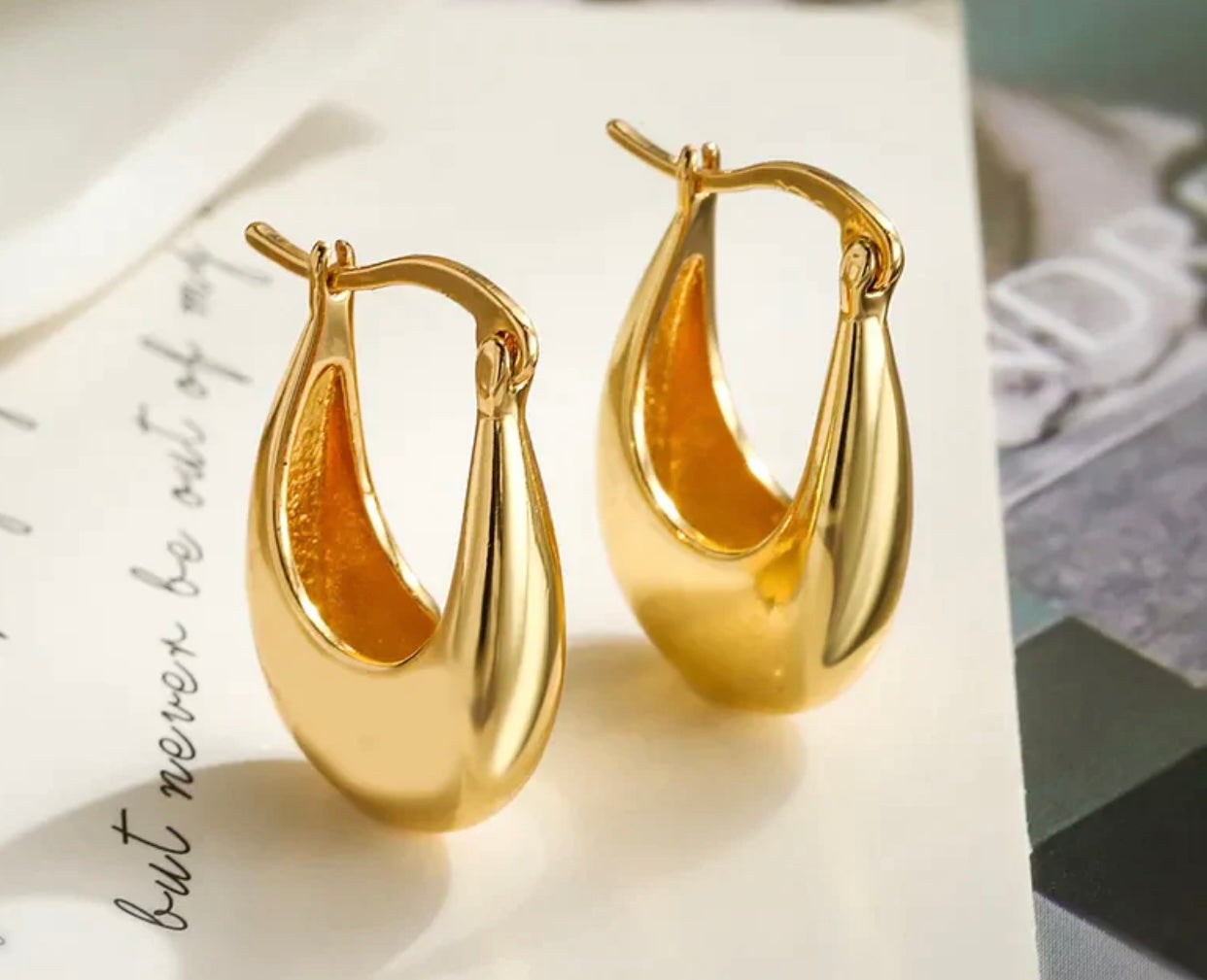 Small elegant hoops 18k gold plated